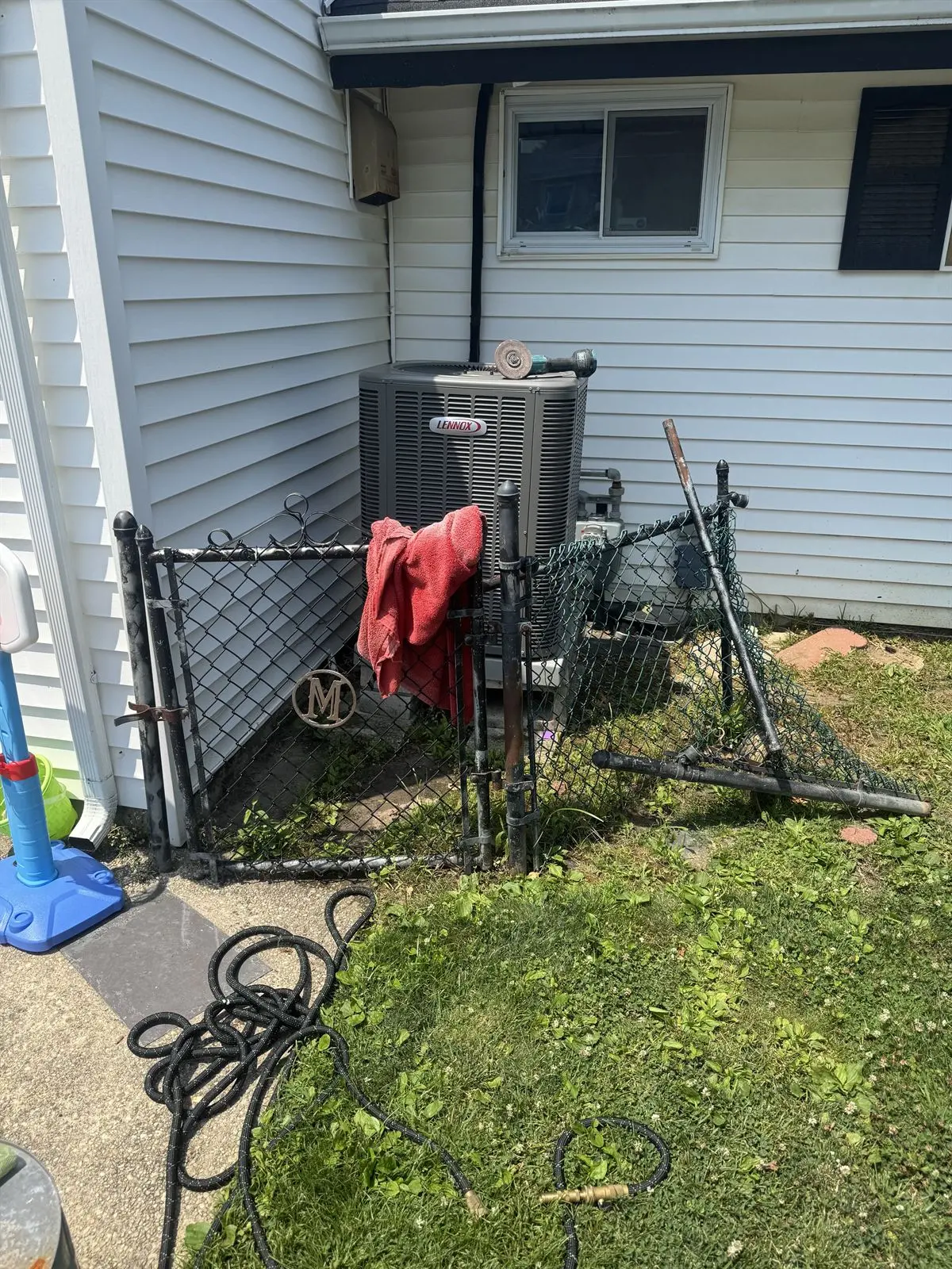 Fence before in Hazlet NJ